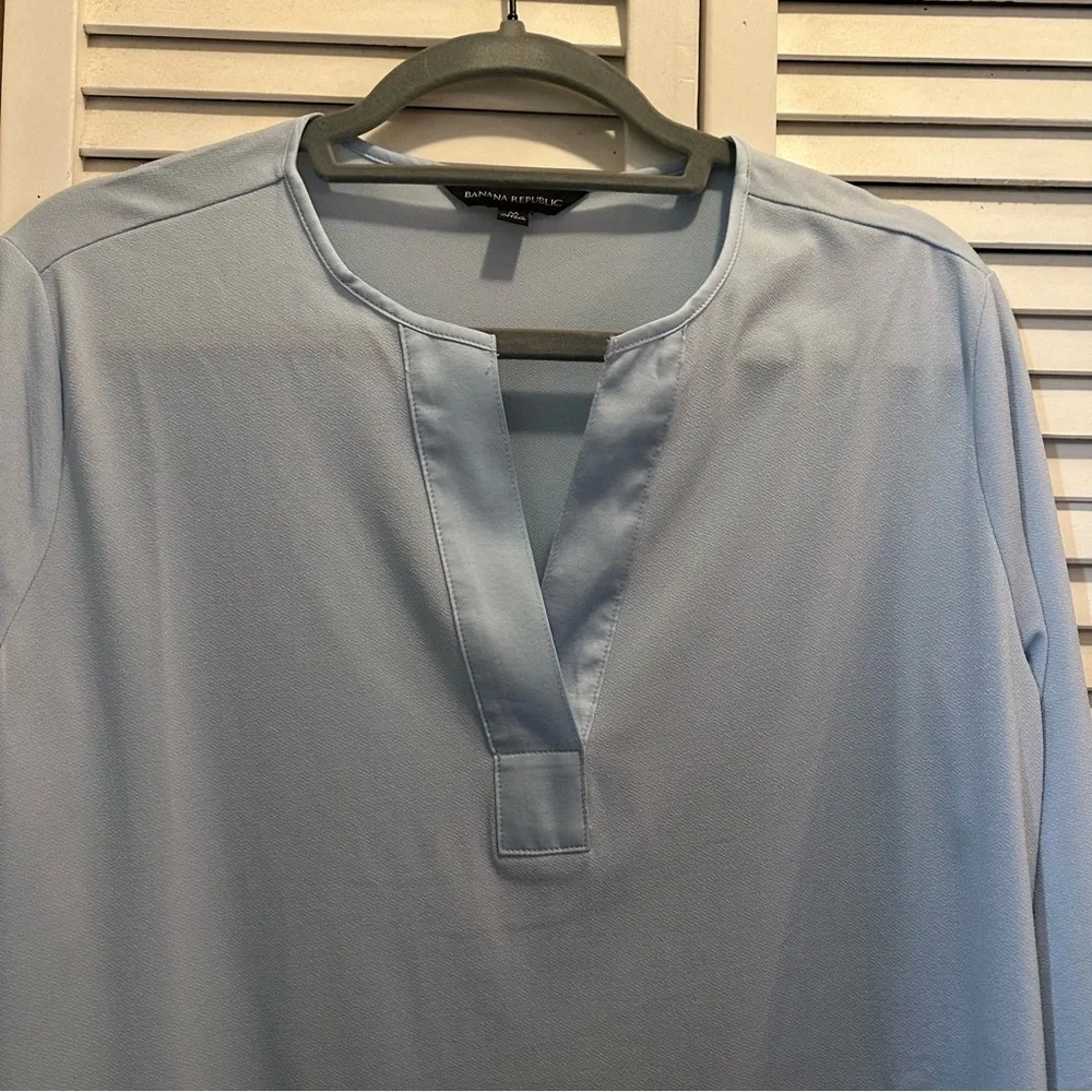 Banana Republic Light Blue Casual Button Down Shirt
